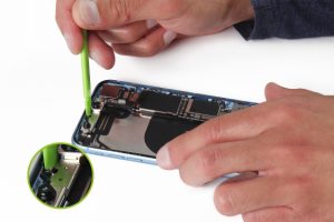 کالبد شکافی آیفون XR