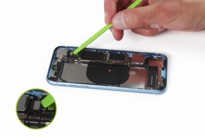 کالبد شکافی آیفون XR