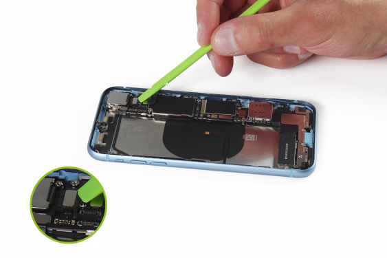 کالبد شکافی آیفون XR