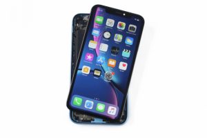 کالبد شکافی آیفون XR