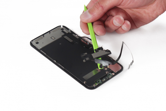 کالبد شکافی آیفون XR