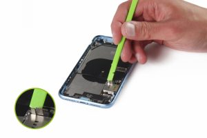 کالبد شکافی آیفون XR