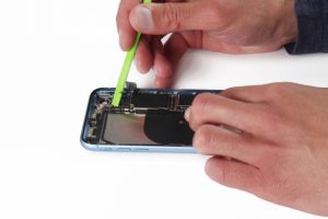 کالبد شکافی آیفون XR