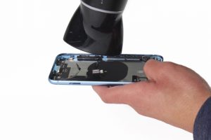 کالبد شکافی آیفون XR