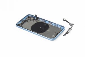 کالبد شکافی آیفون XR