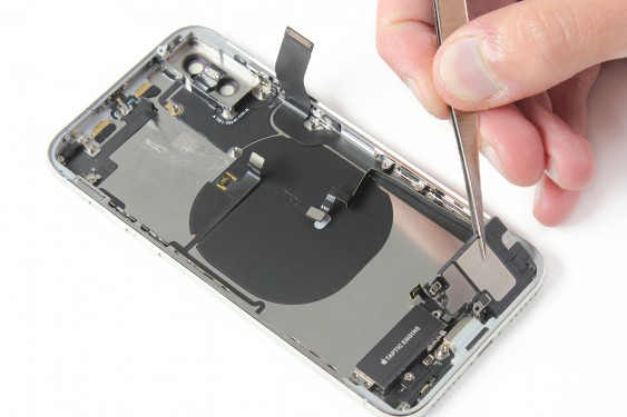 کالبد شکافی آیفون X