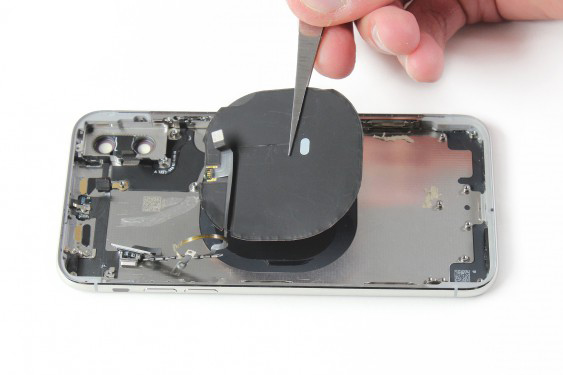 کالبد شکافی آیفون X