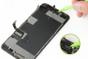 تعویض دوربین جلو آیفون 8 پلاس