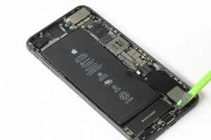 تعویض آنتن GSM آیفون 8 پلاس