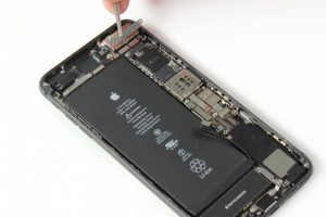 تعویض دوربین عقب آیفون 8 پلاس