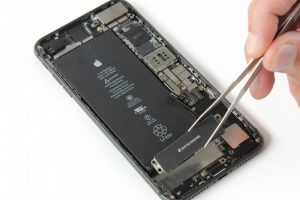 تعویض ویبراتور آیفون 8 پلاس