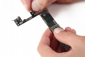 تعویض مادربرد آیفون 8 پلاس