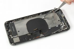 تعویض دکمه پاور آیفون 8 پلاس