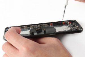 تعویض دکمه پاور آیفون 8 پلاس