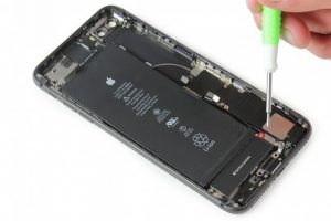 تعویض کانکتور شارژ آیفون 8 پلاس