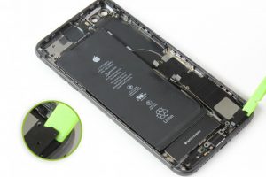 تعویض کانکتور شارژ آیفون 8 پلاس