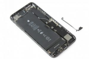 تعویض کانکتور شارژ آیفون 8 پلاس