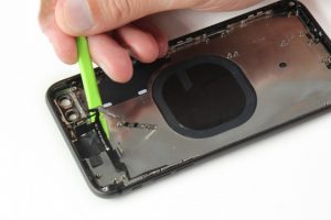 تعویض قاب و شاسی آیفون 8 پلاس