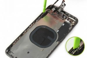 تعویض قاب و شاسی آیفون 8 پلاس