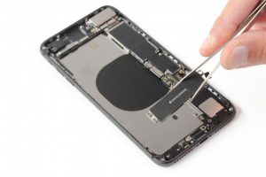 کالبد شکافی آیفون 8 پلاس