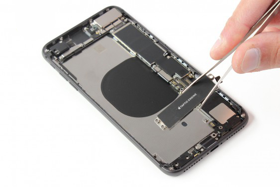 کالبد شکافی آیفون 8 پلاس