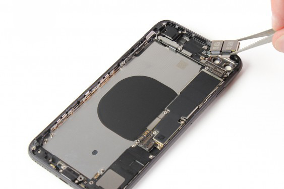 کالبد شکافی آیفون 8 پلاس
