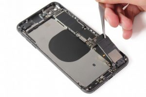 کالبد شکافی آیفون 8 پلاس