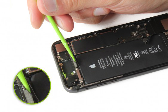 تعویض باتری آیفون 8