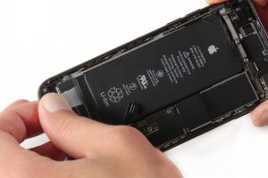 تعویض باتری آیفون 8