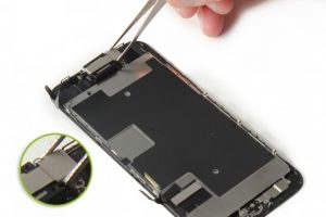 تعویض اسپیکر مکالمه آیفون 8