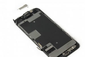 تعویض اسپیکر مکالمه آیفون 8