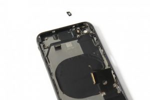 تعویض دکمه صدا و پاور آیفون 8