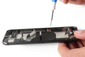 تعویض دکمه صدا و پاور آیفون 8