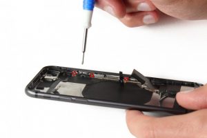 تعویض دکمه صدا و پاور آیفون 8