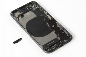 تعویض کانکتور شارژ آیفون 8