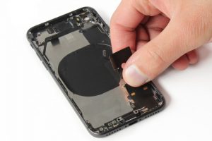 تعویض کانکتور شارژ آیفون 8