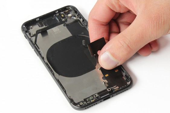 تعویض کانکتور شارژ آیفون 8