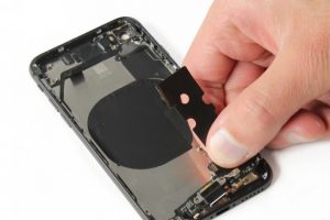 تعویض کانکتور شارژ آیفون 8