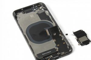 تعویض قاب و شاسی آیفون 8