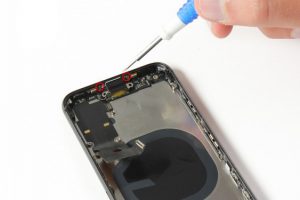 تعویض قاب و شاسی آیفون 8