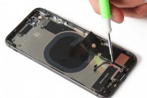 تعویض قاب و شاسی آیفون 8