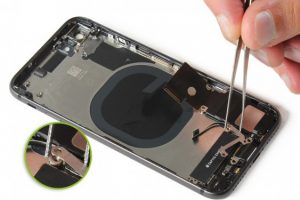 تعویض قاب و شاسی آیفون 8