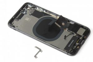 تعویض قاب و شاسی آیفون 8