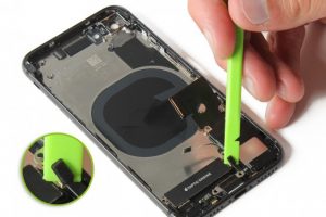 تعویض قاب و شاسی آیفون 8