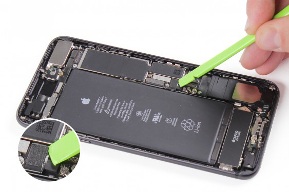 تعویض باتری آیفون 7 پلاس