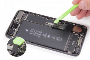 تعویض باتری آیفون 7 پلاس