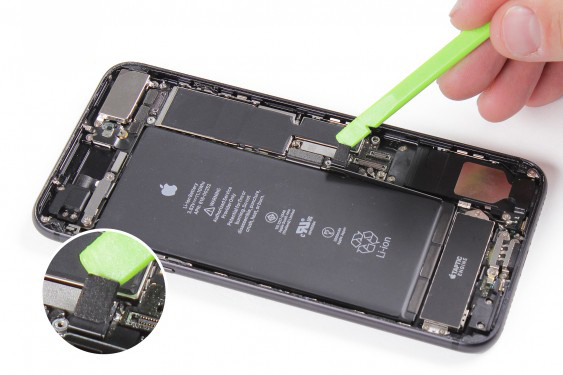 تعویض باتری آیفون 7 پلاس