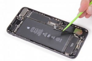 تعویض باتری آیفون 7 پلاس