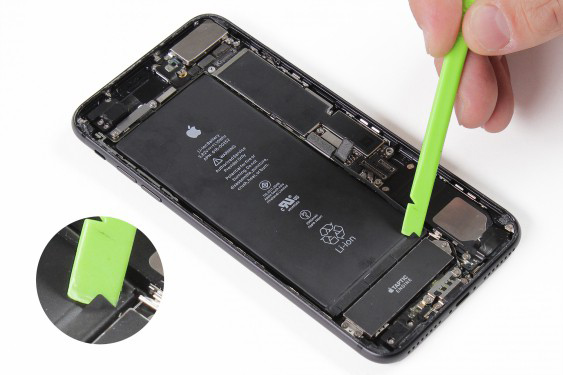 تعویض باتری آیفون 7 پلاس
