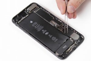 تعویض باتری آیفون 7 پلاس